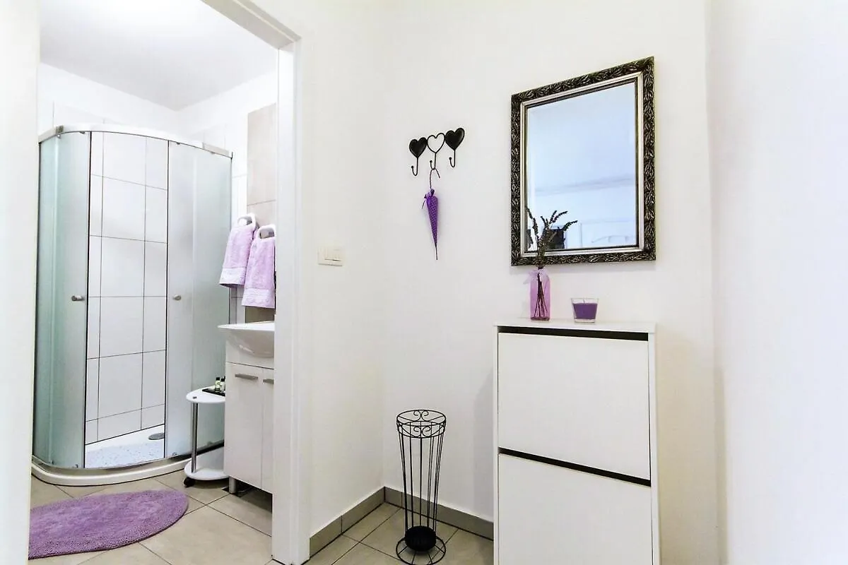 Adriatic Pearl Arena Apartment Pula 0*,