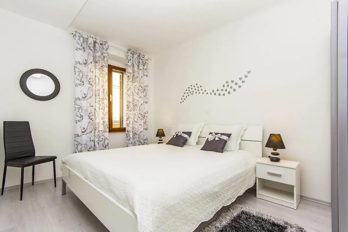 Adriatic Pearl Arena Apartment Pula Croatia