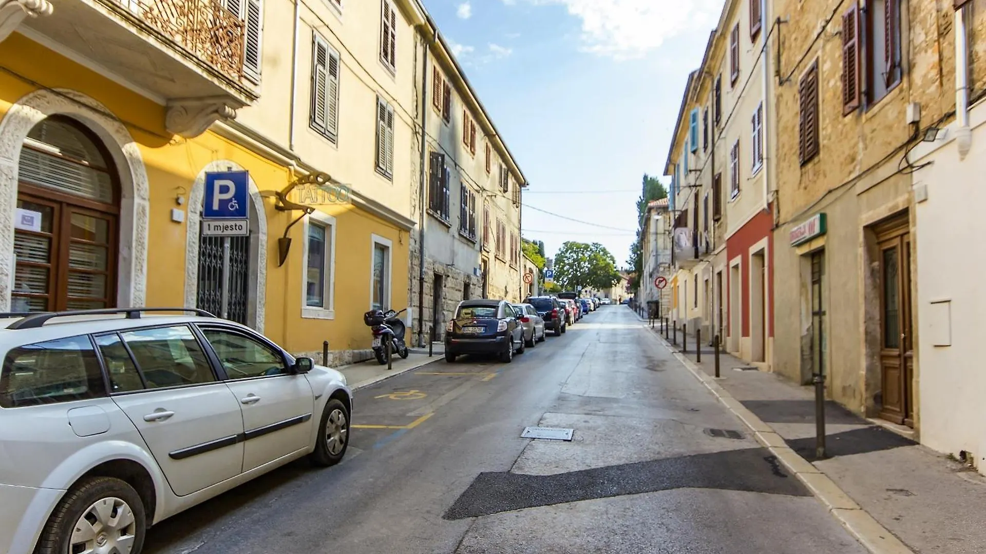 Adriatic Pearl Arena Apartment Pula 0*,  Croatia